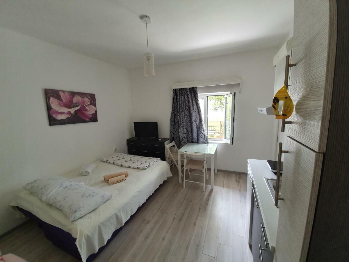 Studio Apartments Ilija Котор Экстерьер фото